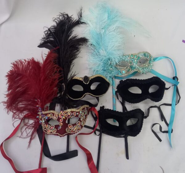 KIT TEREZA 5 MASCARAS COM HASTE FESTA LUXO