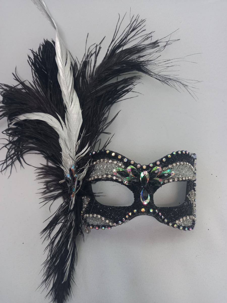 mascara-fly-feminina-luxo-festa-preta-prata-mascara-fly-preta-prata-veneziana-baile-plumas.jpg