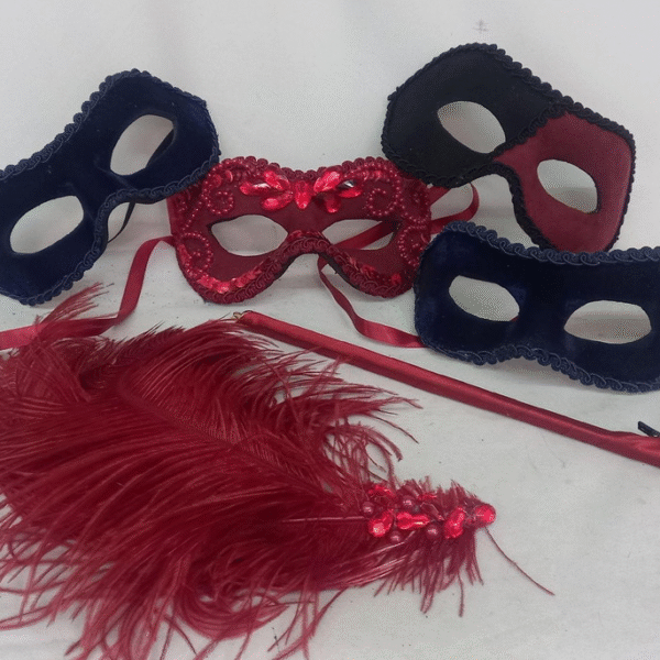 Kit Familia 4 Mascaras Luxo Romeu Julieta Haste 2 Infantil - Imagem 3
