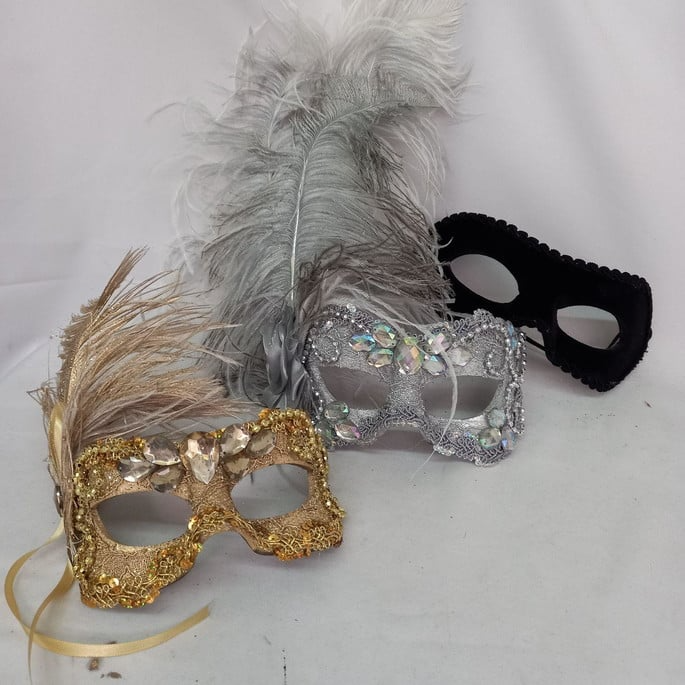 kit-mascaras-familia-luxo-festa