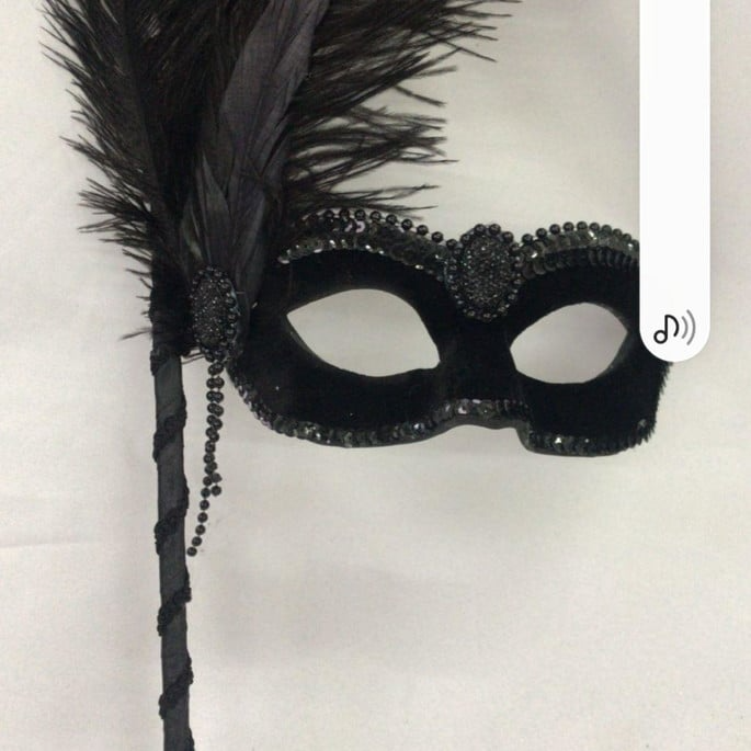 mascara-bela-black-com-haste-lux