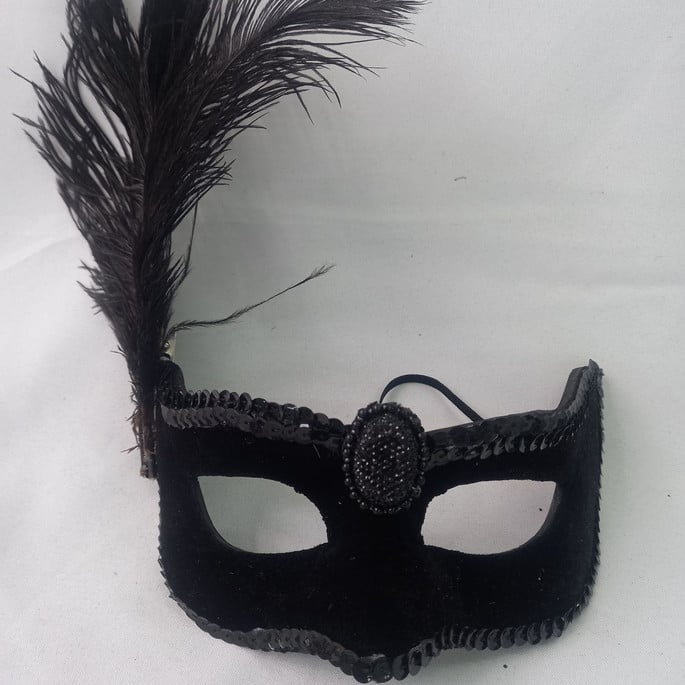 mascara-bela-black-luxo-festa-ma