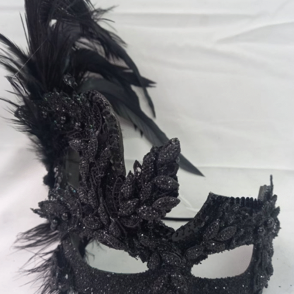 Máscara Black Beautiful Luxo Festa