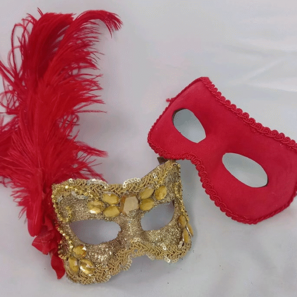 Máscara Casal Romeu Julieta vermelho dourado festa luxo