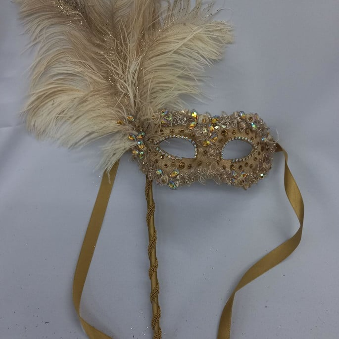 mascara-colombina-dourada-crista