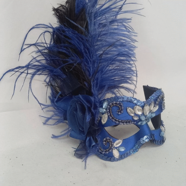 Mascara Julieta Azul Cetim Bordada Plumas Luxo - Imagem 3