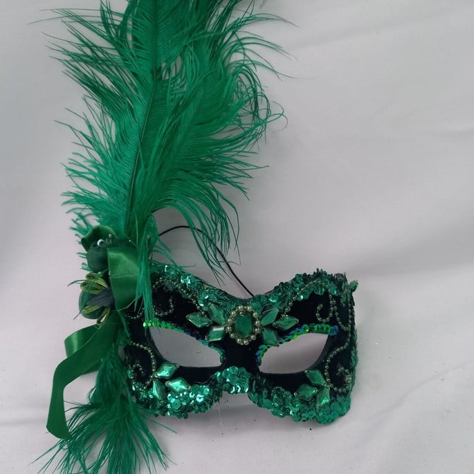 mascara-julieta-verde-luxo-festa