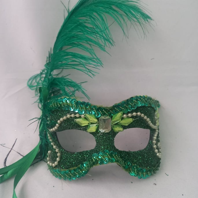 mascara-julieta-verde-luxo-festa