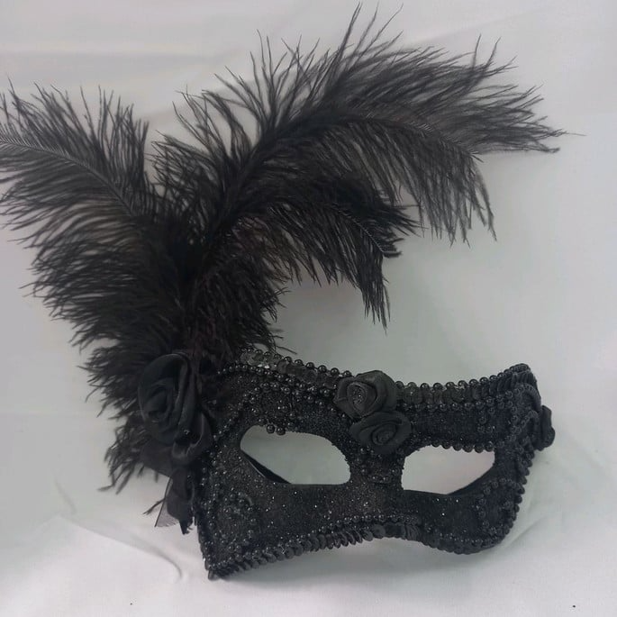 mascara-sofi-black-luxo-festa-ma