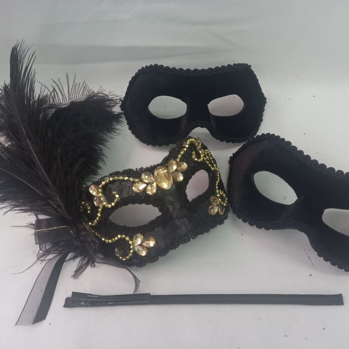 mascaras-1-colombina-2-romeu-pre