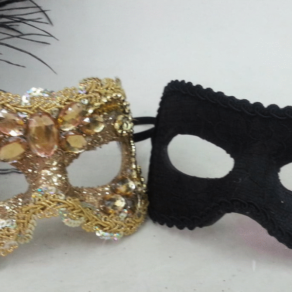 Máscaras Casal Julieta e Romeu Dourada Preta Luxo Festa - Imagem 4