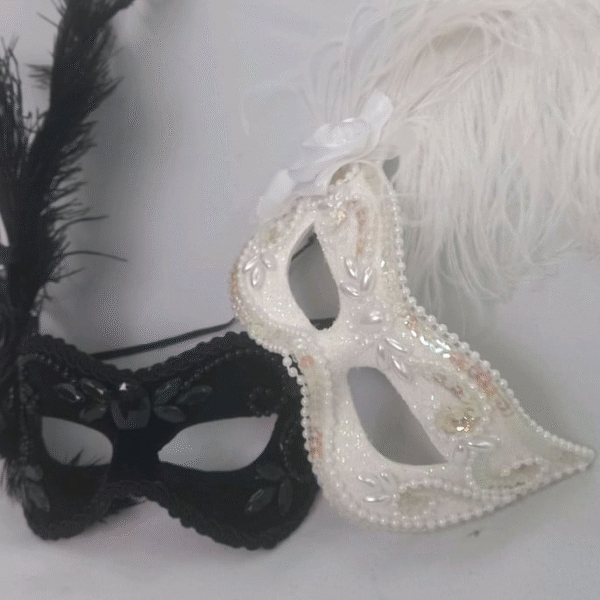 Máscaras Julieta preta e branca festa luxo - Imagem 2