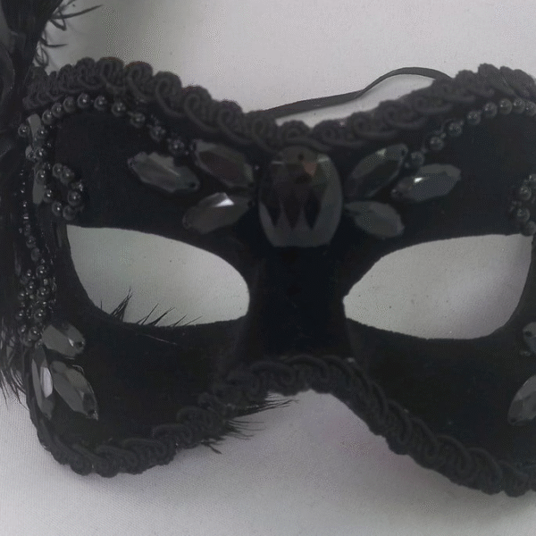 Máscaras Julieta preta e branca festa luxo - Imagem 4
