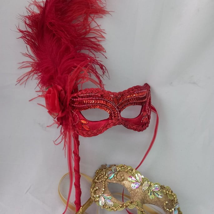 mascaras-julieta-vermelha-e-dour