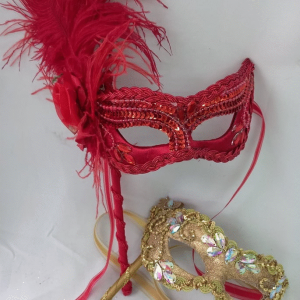 Máscaras Julieta Vermelha e Dourada Arranjo É Hastes Festa l - Imagem 2