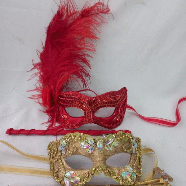 Máscaras Julieta Vermelha e Dourada Arranjo É Hastes Festa l - Imagem 4