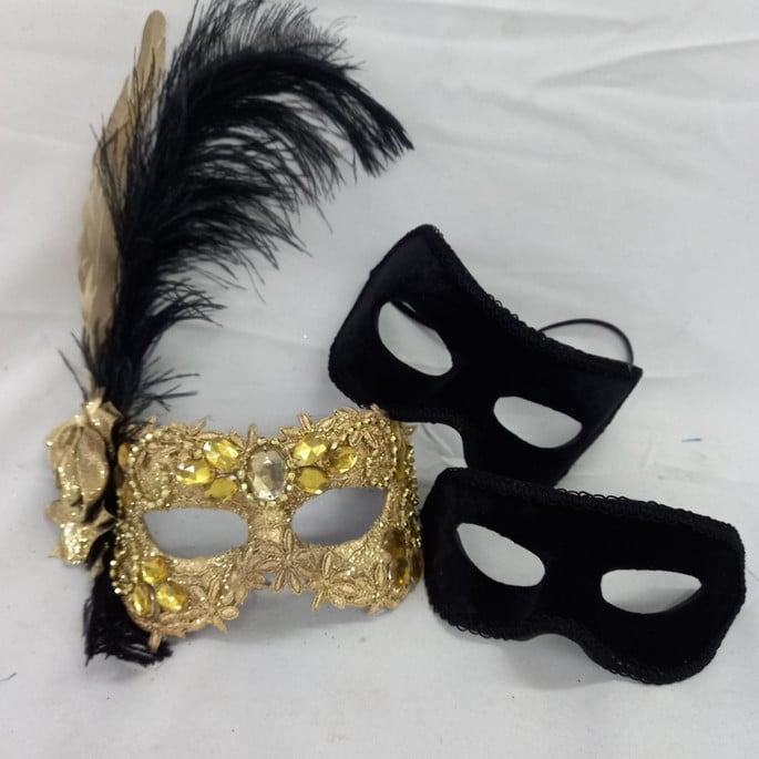 mascaras-kit-julieta-e-romeu-adu