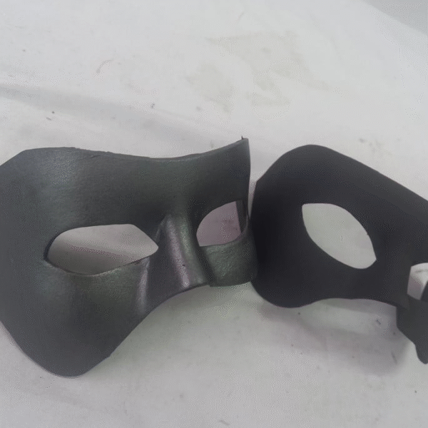 Máscaras TEZEU 1 cinza 1 preta festa - Imagem 2